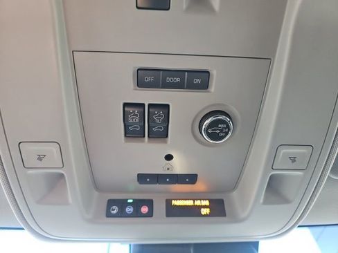 Used 2019 Cadillac Escalade ESV Luxury image 19