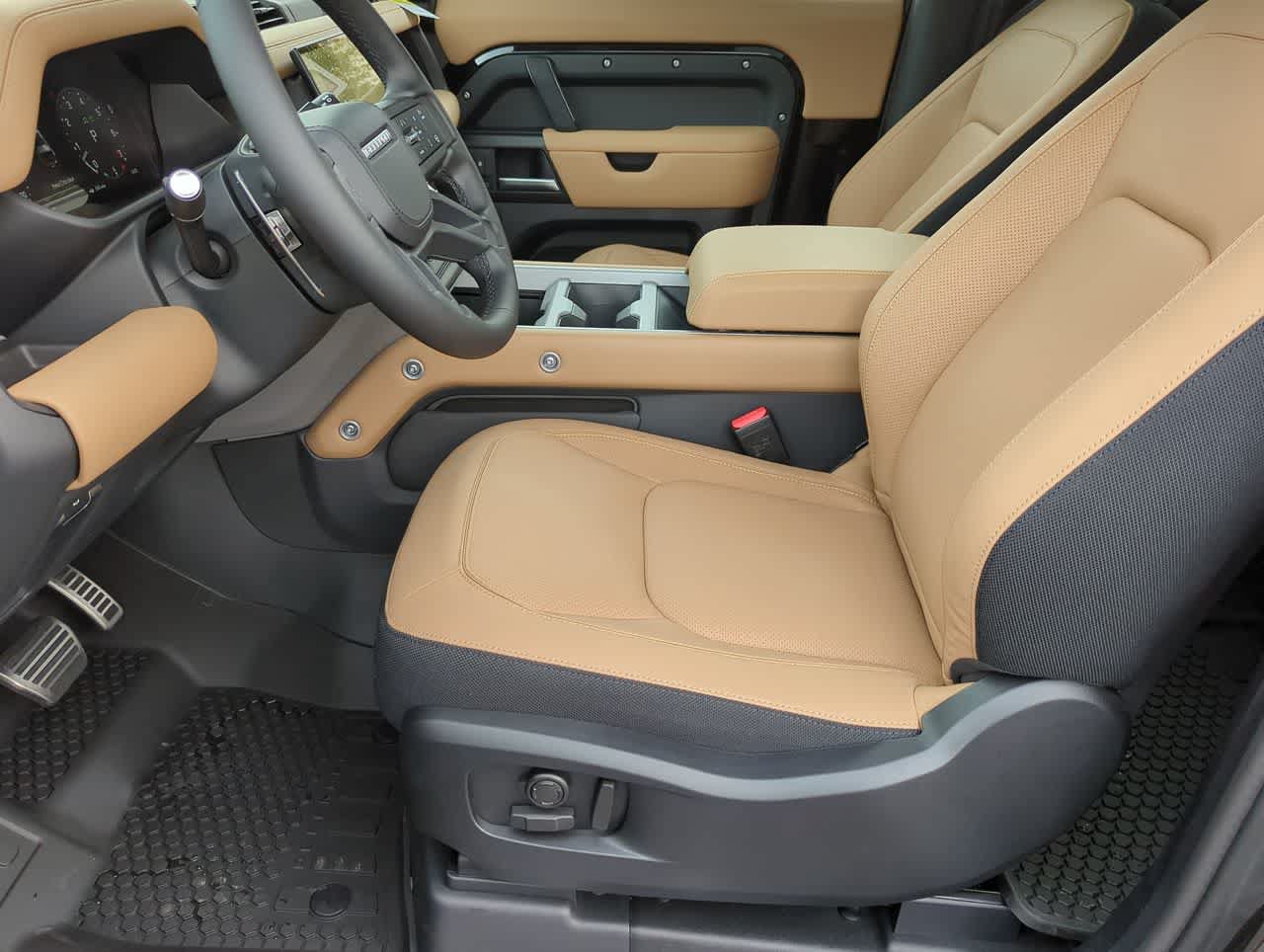 New 2026 Land Rover Defender 90 V8 AWD/4WD image 17