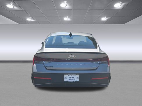 Certified 2026 Hyundai Elantra SEL FWD image 8