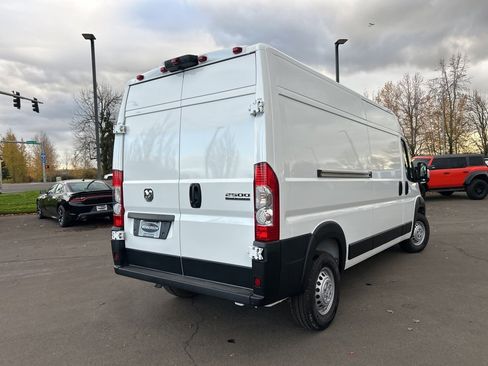 Used 2025 RAM ProMaster 2500 w/ Storage Group image 7