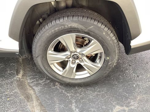 Used 2025 Toyota RAV4 XLE AWD/4WD image 26