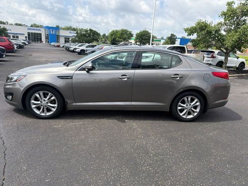 Used 2012 Kia Optima EX w/ Premium Pkg FWD image 2
