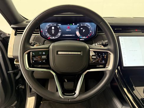 Used 2025 Land Rover Range Rover Sport SE AWD/4WD image 18
