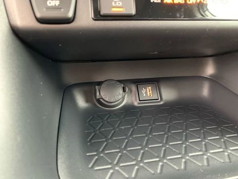 New 2025 Toyota RAV4 XLE image 27