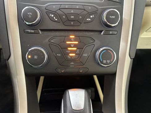 Used 2015 Ford Fusion SE w/ Equipment Group 202A image 23