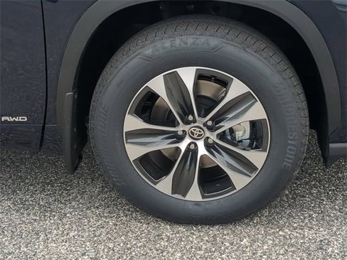 New 2026 Toyota Highlander XLE image 11