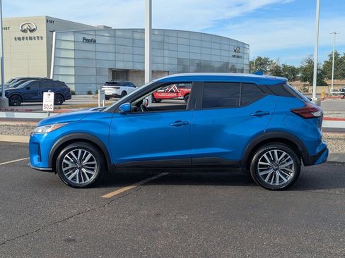 Certified 2024 Nissan Kicks SV image 3