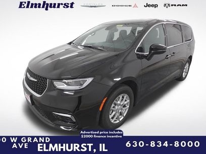 New 2026 Chrysler Pacifica Select