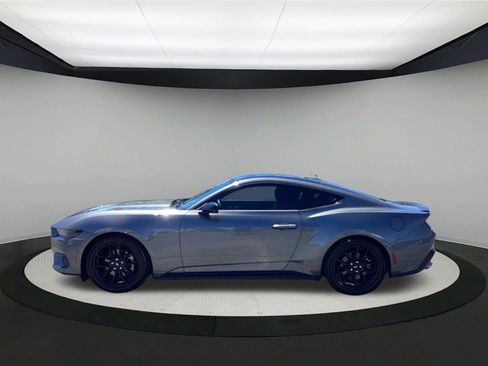 Used 2024 Ford Mustang Coupe RWD image 5