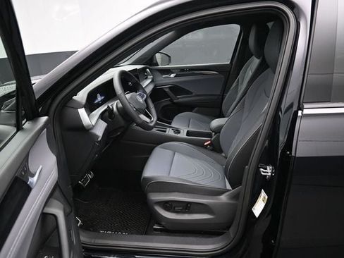 New 2026 Volkswagen Tiguan SE R-Line AWD/4WD image 9