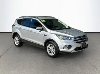 Used 2018 Ford Escape SE video 1