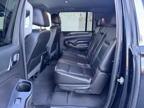 Used 2019 Chevrolet Suburban LT image 16