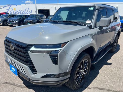 Used 2024 Lexus GX 550 w/ Accessory Package (2T) AWD/4WD image 42