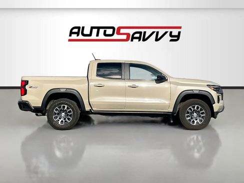 Used 2024 Chevrolet Colorado Z71 w/ Z71 Convenience Package 2 AWD/4WD image 8