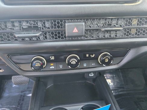 Certified 2024 Honda HR-V LX image 17