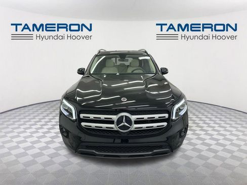 Used 2023 Mercedes-Benz GLB 250 4MATIC w/ Premium Package image 8