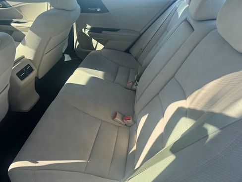 Used 2017 Honda Accord EX image 5