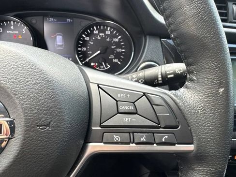 Used 2020 Nissan Rogue SV AWD/4WD image 13