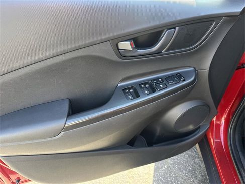 Used 2020 Hyundai Kona SEL image 18