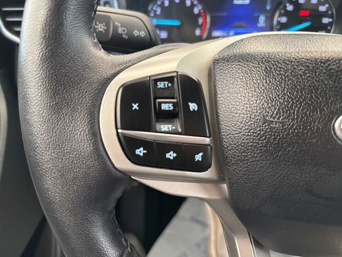 Used 2024 Ford Explorer XLT w/ Equipment Group 202A AWD/4WD image 16