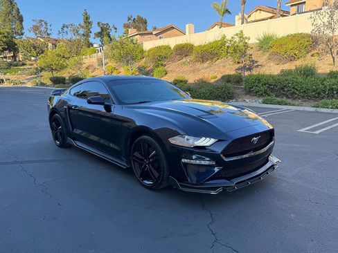 Used 2021 Ford Mustang Coupe RWD image 7
