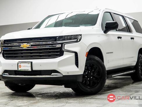 Used 2024 Chevrolet Suburban LT RWD image 1