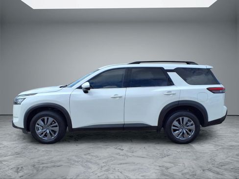Used 2025 Nissan Pathfinder SV AWD/4WD image 4