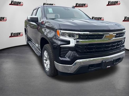Used 2024 Chevrolet Silverado 1500 LT w/ Z71 Off-Road Package AWD/4WD image 3