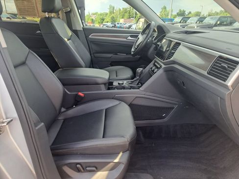 Used 2018 Volkswagen Atlas SEL w/ R-Line Package AWD/4WD image 31