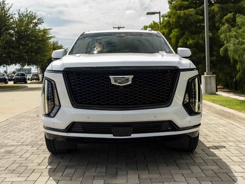 Used 2026 Cadillac Escalade Platinum Sport w/ LPO, ONYX Package AWD/4WD image 3