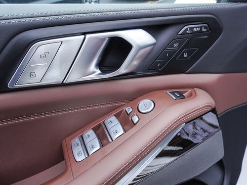 Used 2026 BMW X7 xDrive40i image 11