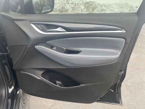 Used 2019 Buick Enclave Essence w/ LPO, Sport Appearance Package image 28