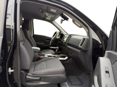 Used 2022 Nissan Frontier SV AWD/4WD image 12