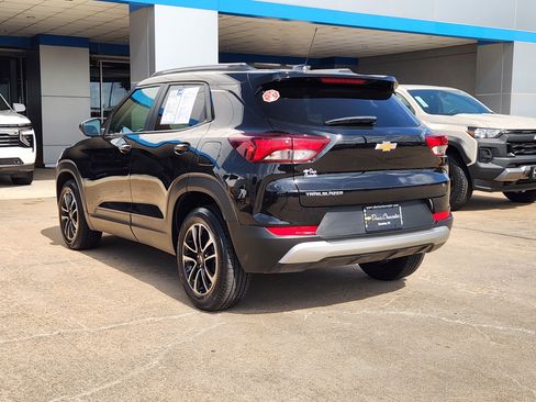 Used 2025 Chevrolet TrailBlazer LT FWD image 8