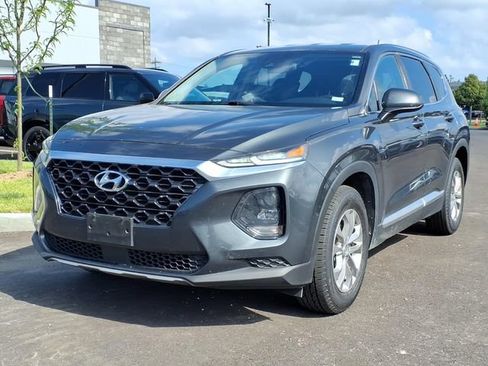 Used 2019 Hyundai Santa Fe SE FWD image 2