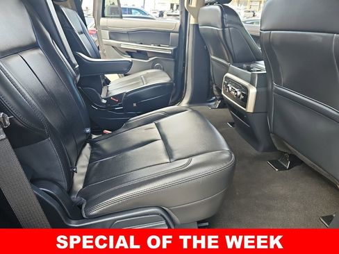 Used 2024 Ford Expedition XLT image 11