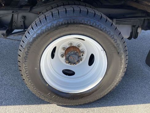 Used 2022 Ford E-350 and Econoline 350 Super Duty w/ Power Windows & Locks Group image 5