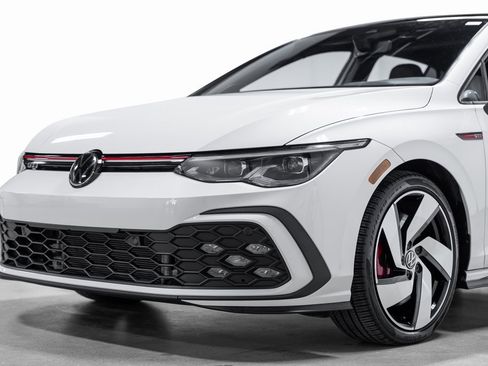 Used 2022 Volkswagen GTI SE image 11