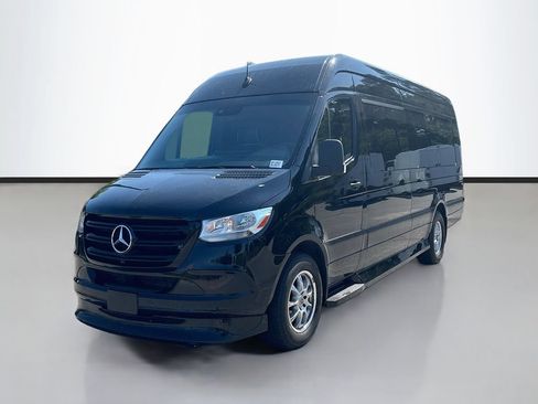 Used 2022 Mercedes-Benz Sprinter 3500 image 7
