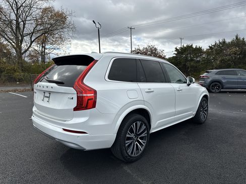 Used 2022 Volvo XC90 T6 Momentum w/ Advanced Package image 6