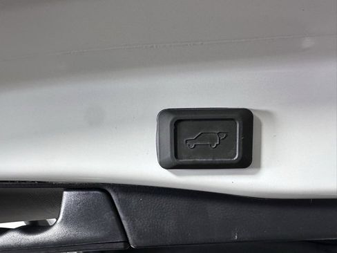 Used 2022 Toyota RAV4 XLE image 14