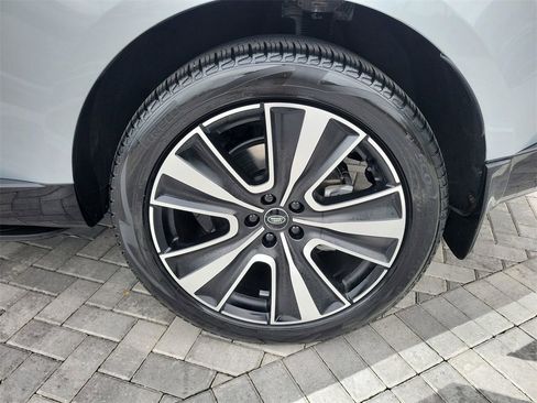 Certified 2024 Land Rover Range Rover SE image 14