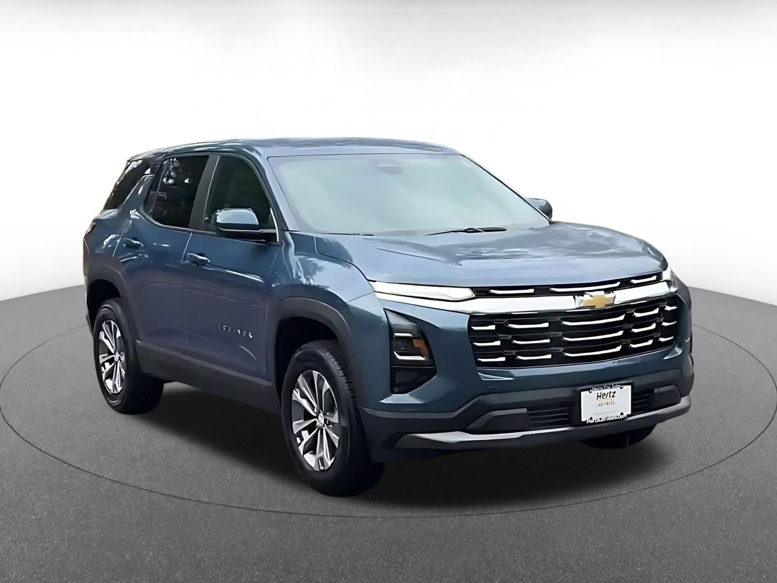 Used 2025 Chevrolet Equinox LT FWD image 3