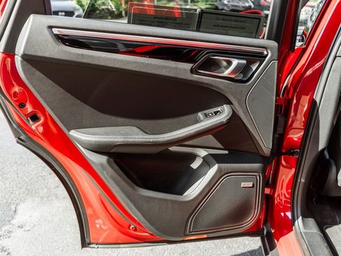 Used 2023 Porsche Macan image 33