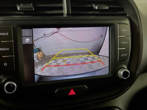 Used 2024 Kia Soul LX w/ Option Group 015 FWD image 28