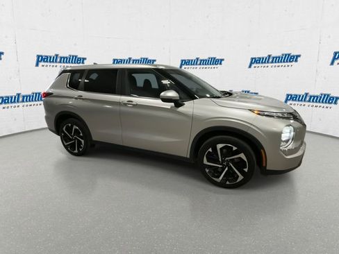 Used 2022 Mitsubishi Outlander ES AWD/4WD image 13