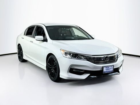 Used 2017 Honda Accord Sport image 3