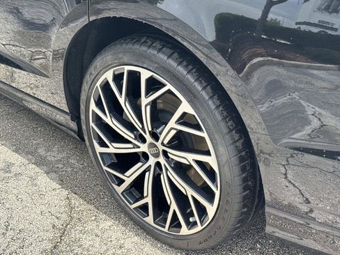 Used 2024 Audi A8 L 3.0T AWD/4WD image 12