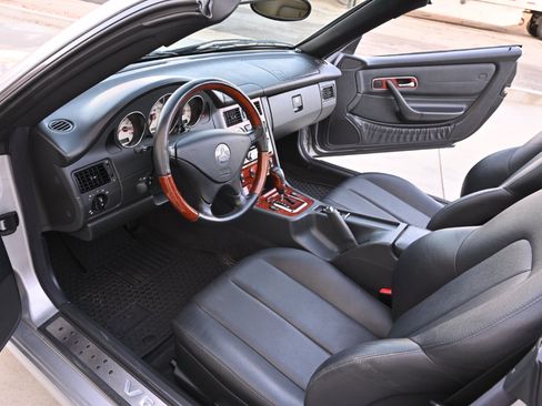 Used 2002 Mercedes-Benz SLK 320 image 18