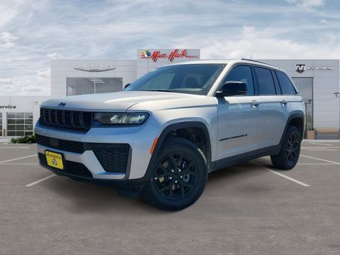 New 2026 Jeep Grand Cherokee Altitude image 1